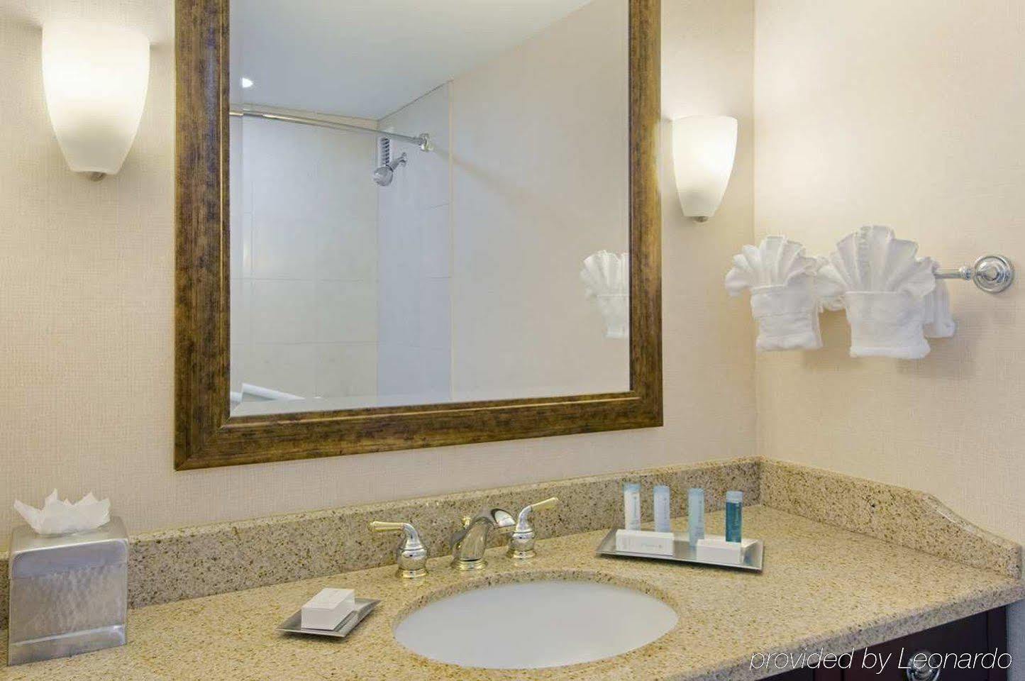 Hilton Providence Hotel Buitenkant foto