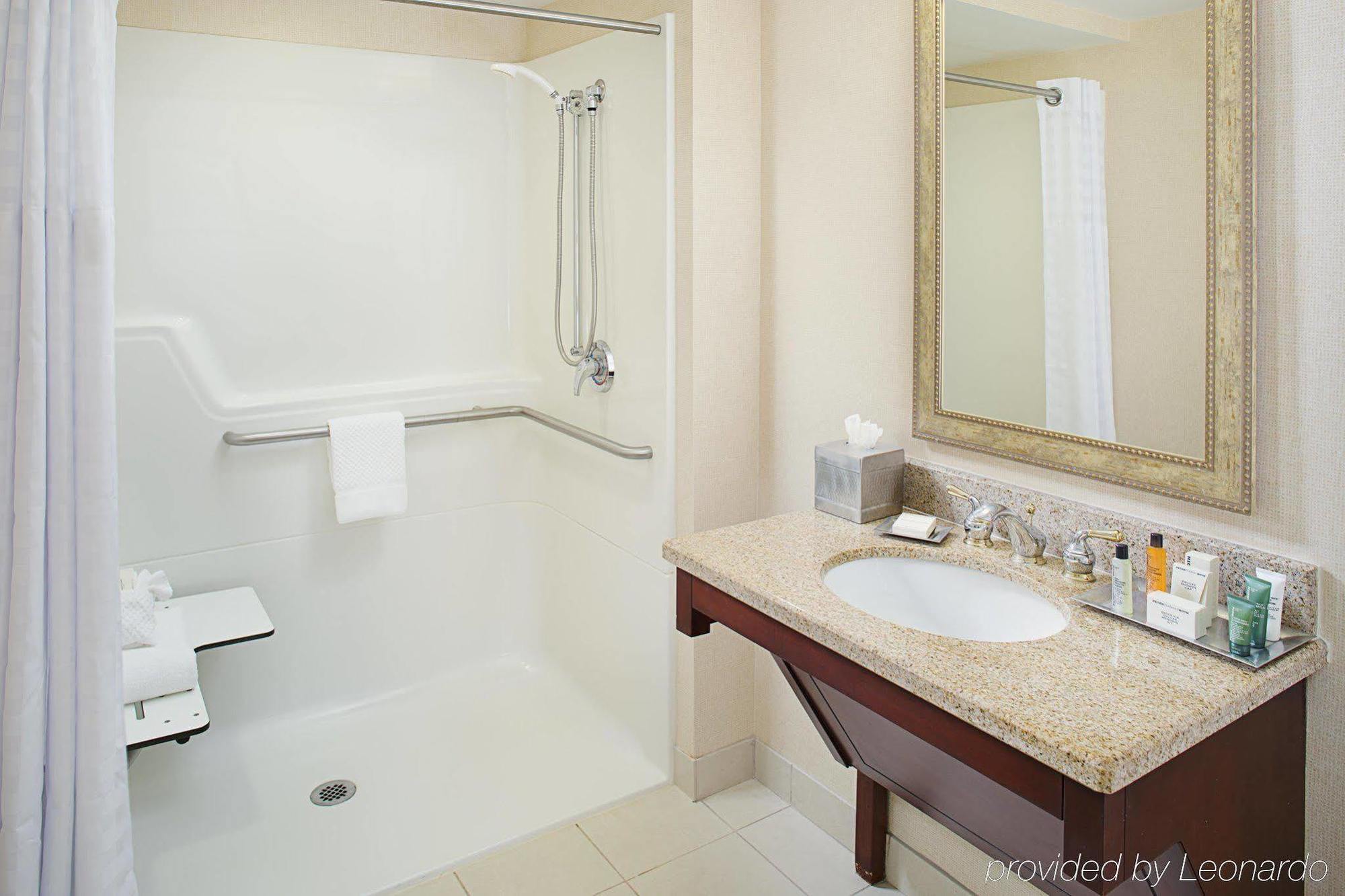 Hilton Providence Hotel Buitenkant foto