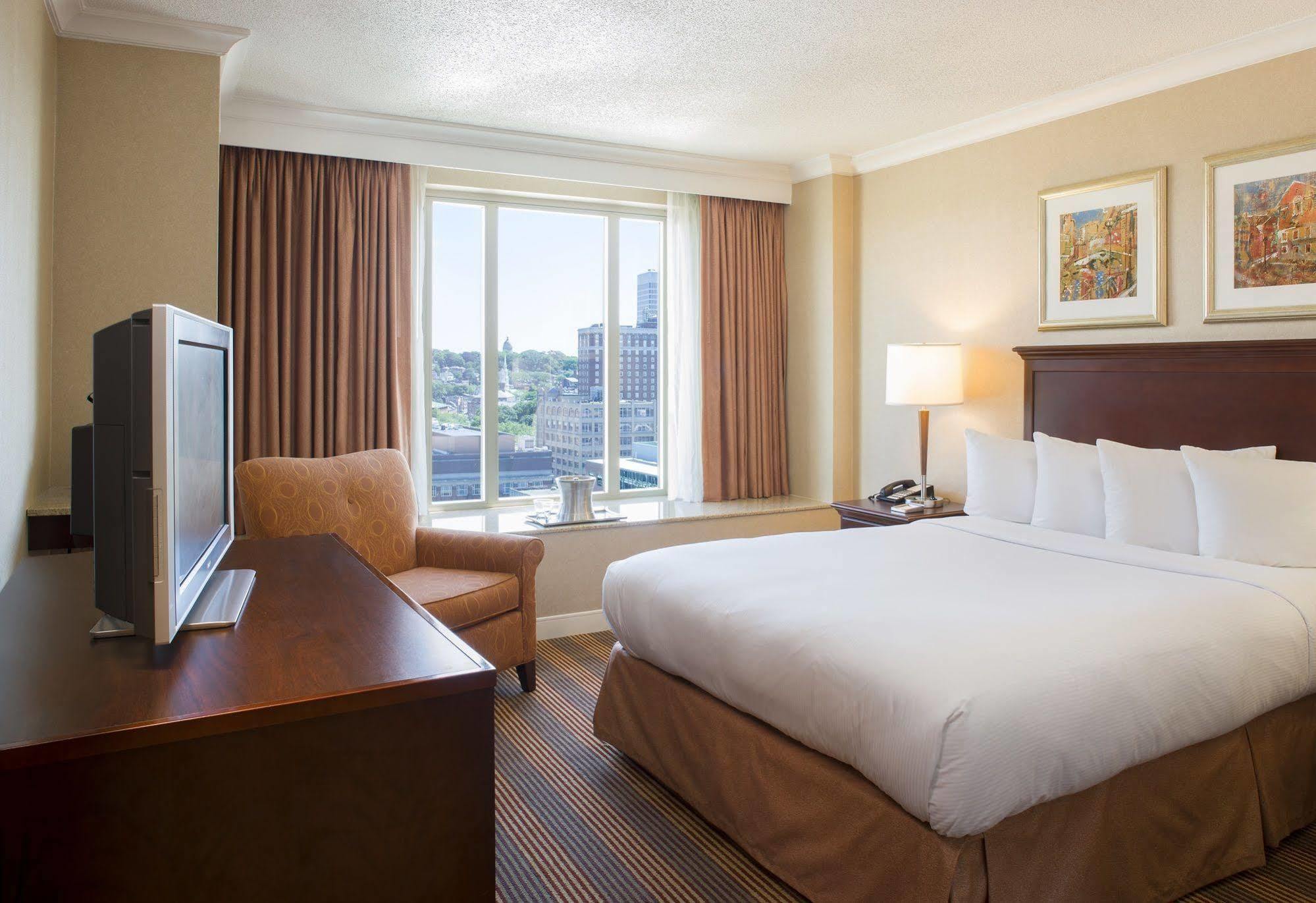 Hilton Providence Hotel Buitenkant foto
